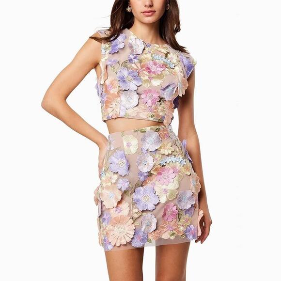 Elliat Dresses & Skirts - Designer Elliat 2 Piece Pastel Floral Avalynn Mini Skirt & Crop Top Set XS